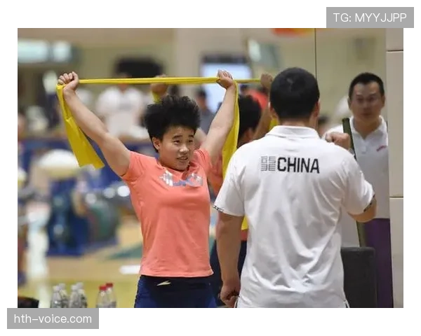 侯志慧的生活照：落地窗豪宅里摊开训练鞋——我的小日子瞬间被打脸