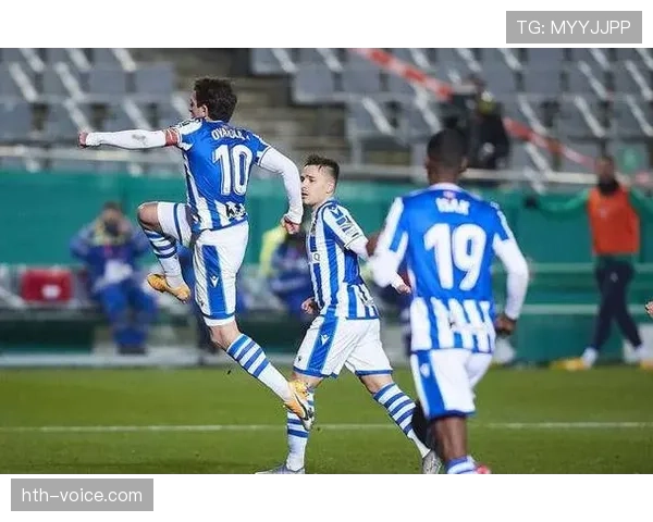 阿贾克斯欧战表现低迷，近期连败对球队赛季走势形成制约